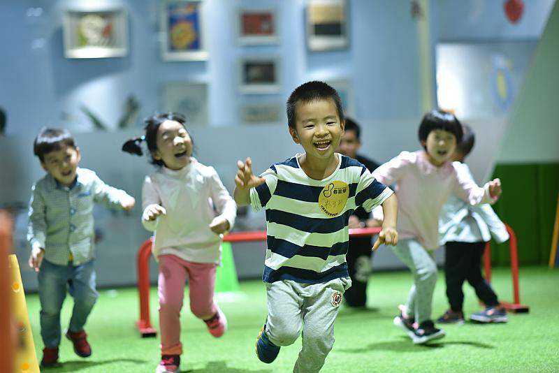 青岛正规助孕合法么,38岁高龄女性月经不调还能自然备孕生孩子吗